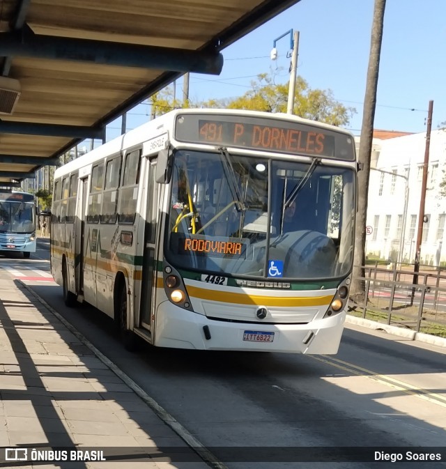 VAP - Viação Alto Petrópolis 4492 na cidade de Porto Alegre, Rio Grande do Sul, Brasil, por Diego Soares. Número da foto: #13238838.