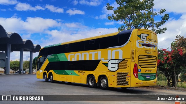 Empresa Gontijo de Transportes 25030 na cidade de Montes Claros, Minas Gerais, Brasil, por José Alkmim. Número da foto: #13238905.