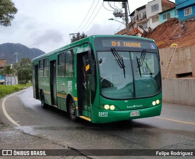 Consorcio Express S.A.S. - Transmilenio D0952 na cidade de Bogotá, Colômbia, por Felipe Rodriguez. Número da foto: #13238633.