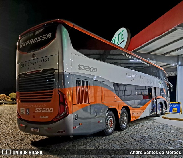 Expressa Turismo 55300 na cidade de Estiva, Minas Gerais, Brasil, por Andre Santos de Moraes. Número da foto: #13240665.