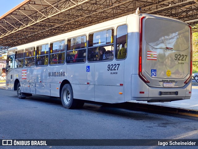 BluMob - Concessionária de Transporte Urbano de Blumenau 9227 na cidade de Blumenau, Santa Catarina, Brasil, por Iago Scheineider. Número da foto: #13237988.
