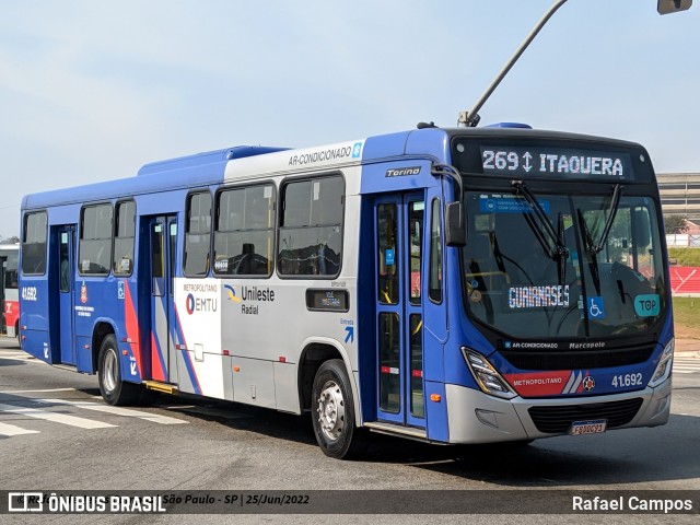 Radial Transporte Coletivo 41.692 na cidade de São Paulo, São Paulo, Brasil, por Rafael Campos. Número da foto: #13240010.