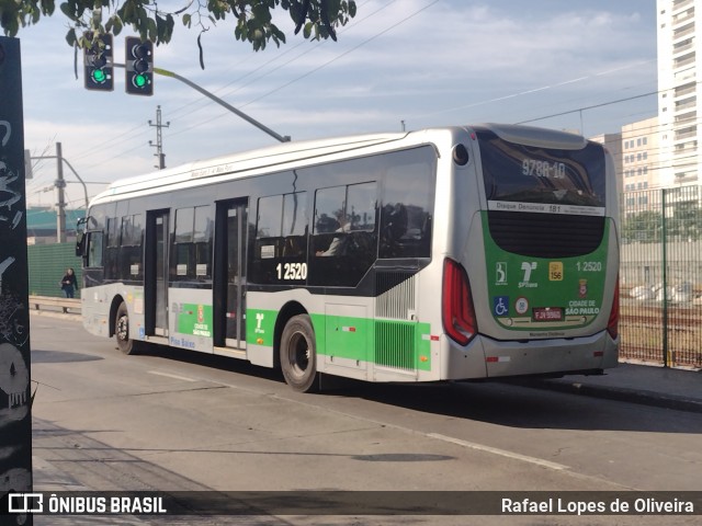 Viação Gato Preto 1 2520 na cidade de São Paulo, São Paulo, Brasil, por Rafael Lopes de Oliveira. Número da foto: #13238031.