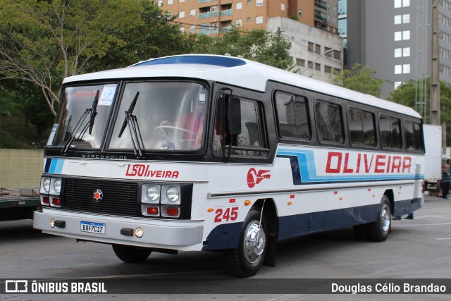 Viação Oliveira 245 na cidade de Barueri, São Paulo, Brasil, por Douglas Célio Brandao. Número da foto: #13240156.