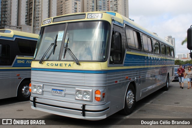 Ônibus Particulares 6923 na cidade de Barueri, São Paulo, Brasil, por Douglas Célio Brandao. Número da foto: #13243518.