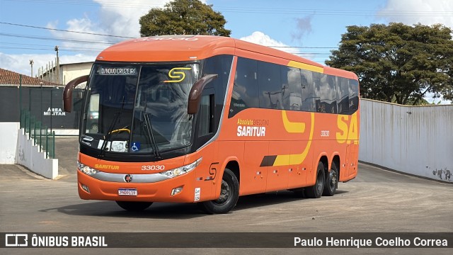 Saritur - Santa Rita Transporte Urbano e Rodoviário 33030 na cidade de Capelinha, Minas Gerais, Brasil, por Paulo Henrique Coelho Correa. Número da foto: #13244164.