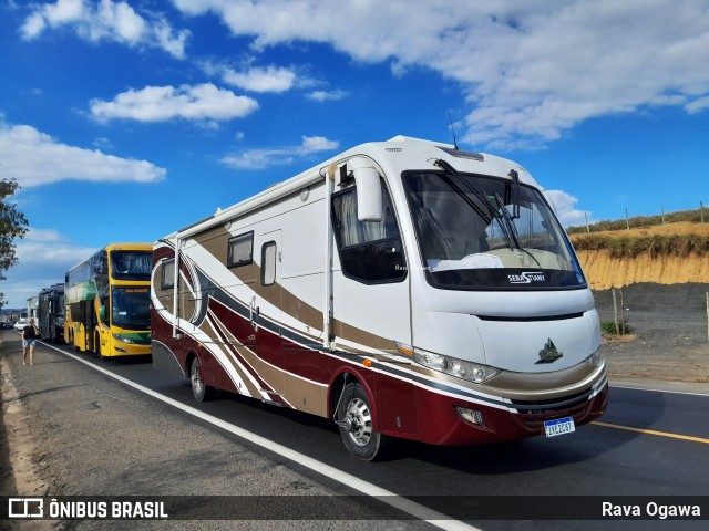 Motorhomes 87 na cidade de Periquito, Minas Gerais, Brasil, por Rava Ogawa. Número da foto: #13245413.