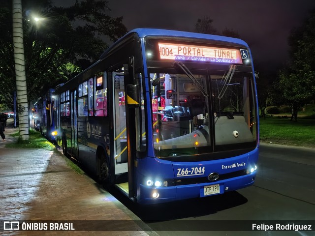 Transmilenio Z66-7044 na cidade de Bogotá, Colômbia, por Felipe Rodriguez. Número da foto: #13244810.