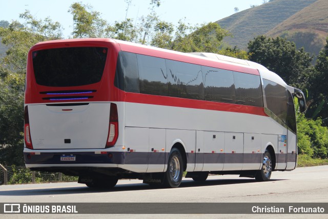 Ônibus Particulares 3696 na cidade de Coimbra, Minas Gerais, Brasil, por Christian  Fortunato. Número da foto: #13245029.