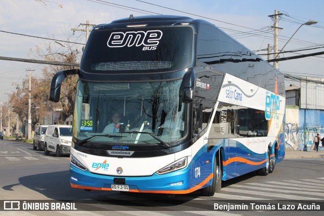Pullman Eme Bus 174 na cidade de Estación Central, Santiago, Metropolitana de Santiago, Chile, por Benjamín Tomás Lazo Acuña. Número da foto: #13246052.