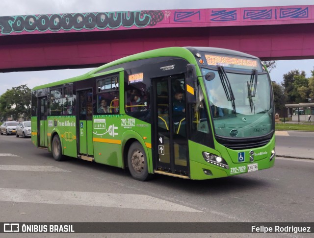Transmilenio Z92-7029 na cidade de Bogotá, Colômbia, por Felipe Rodriguez. Número da foto: #13244814.
