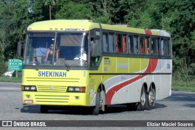 Shekinah Turismo 006 na cidade de Manhuaçu, Minas Gerais, Brasil, por Eliziar Maciel Soares. Número da foto: #13244742.