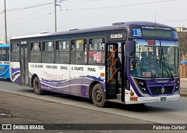 ETRASCPSA 412 na cidade de Villa El Salvador, Lima, Lima Metropolitana, Peru, por Fabricio Cortez. Número da foto: #13246502.