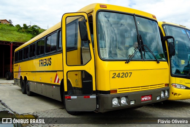 Viação Itapemirim 24207 na cidade de Paraíba do Sul, Rio de Janeiro, Brasil, por Flávio Oliveira. Número da foto: #13248282.