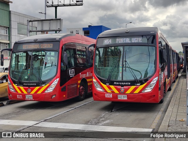 Somos U - Somos Bogotá Usme U1558 na cidade de Bogotá, Colômbia, por Felipe Rodriguez. Número da foto: #13247687.