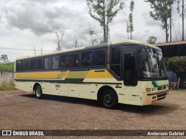 MJ Tur 320 na cidade de Pitangui, Minas Gerais, Brasil, por Anderson Gabriel. Número da foto: #13247632.