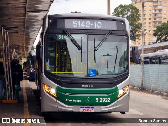 Via Sudeste Transportes S.A. 5 2922 na cidade de São Paulo, São Paulo, Brasil, por Brenno Santos. Número da foto: #13250195.