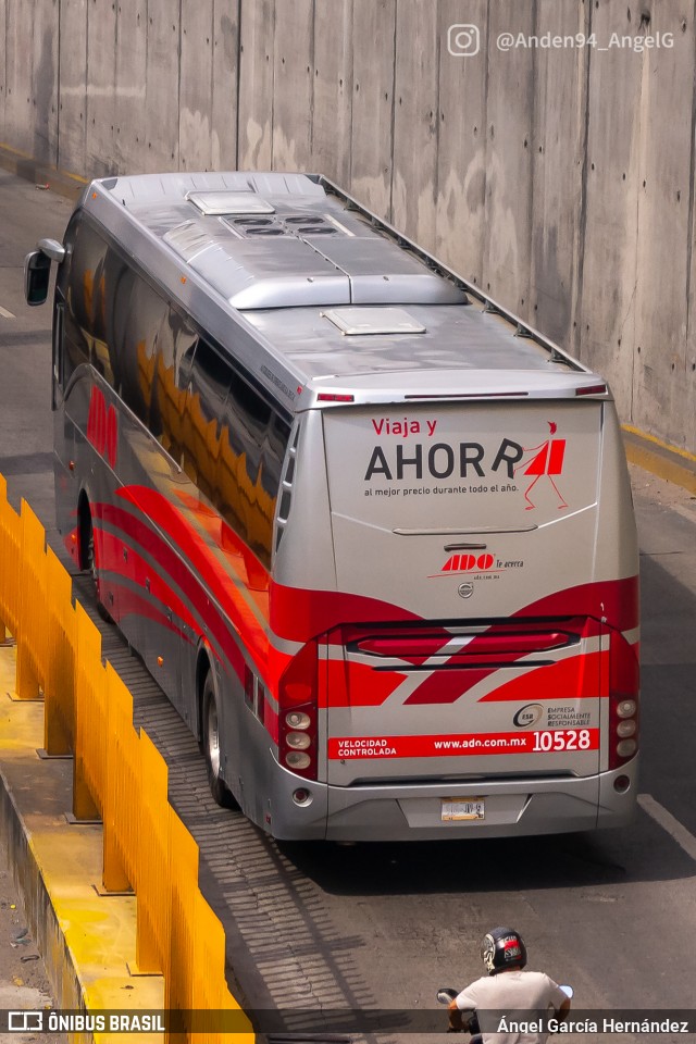 ADO - Autobuses de Oriente 10528 na cidade de Puebla, Puebla, México, por Ángel García Hernández. Número da foto: #13250330.