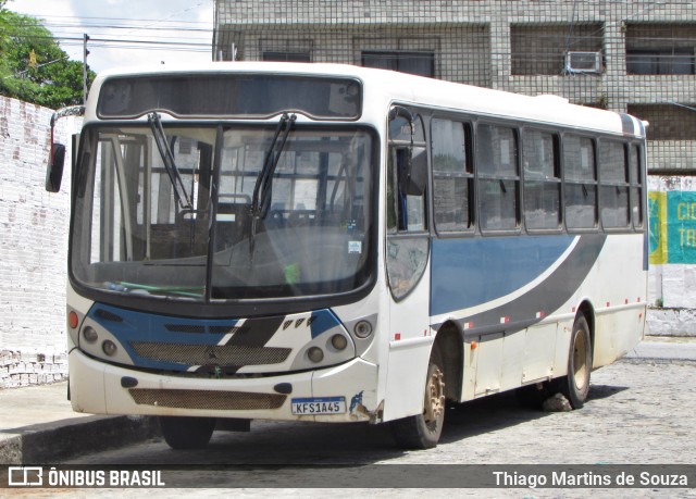 Ônibus Particulares 1A45 na cidade de Campina Grande, Paraíba, Brasil, por Thiago Martins de Souza. Número da foto: #13251631.