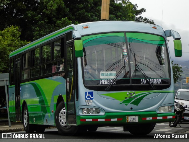 Autotransportes Santa Bárbara 12 na cidade de Santa Bárbara, Santa Bárbara, Heredia, Costa Rica, por Alfonso Russell. Número da foto: #13251283.