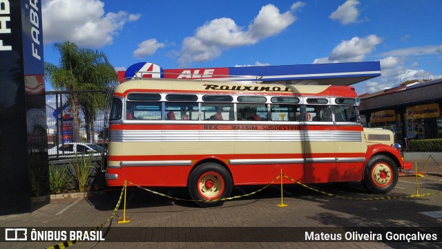Rouxinol 040 na cidade de Pará de Minas, Minas Gerais, Brasil, por Mateus Oliveira Gonçalves. Número da foto: #13254086.