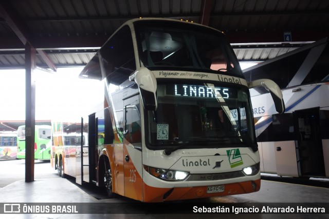 Buses Linatal 225 na cidade de Talca, Talca, Maule, Chile, por Sebastián Ignacio Alvarado Herrera. Número da foto: #13256223.