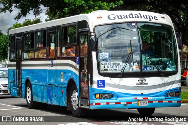 Buses Guadalupe 16 na cidade de San José, San José, Costa Rica, por Andrés Martínez Rodríguez. Número da foto: #13252973.