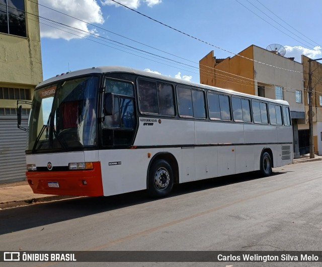 Ônibus Particulares GVI2I95 na cidade de Carmo do Paranaíba, Minas Gerais, Brasil, por Carlos Welington Silva Melo. Número da foto: #13254590.