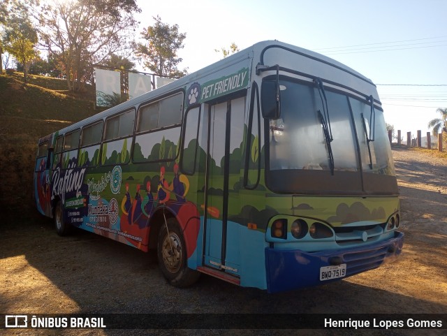 Ônibus Particulares  na cidade de Socorro, São Paulo, Brasil, por Henrique Lopes Gomes. Número da foto: #13254403.