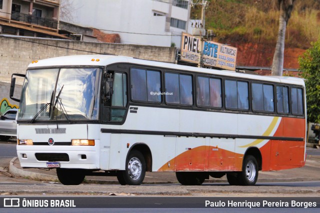 Ônibus Particulares 4J24 na cidade de Caratinga, Minas Gerais, Brasil, por Paulo Henrique Pereira Borges. Número da foto: #13257892.