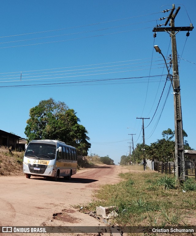Auto Escola Stella Maris 0A30 na cidade de Alta Floresta, Mato Grosso, Brasil, por Cristian Schumann. Número da foto: #13256418.