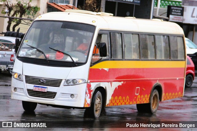 Ônibus Particulares 6D65 na cidade de Caratinga, Minas Gerais, Brasil, por Paulo Henrique Pereira Borges. Número da foto: #13257902.