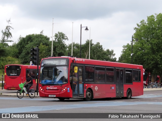 Stagecoach 36573 na cidade de London, Greater London, Inglaterra, por Fábio Takahashi Tanniguchi. Número da foto: #13257549.