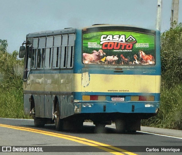 Ônibus Particulares 0H54 na cidade de São Miguel das Matas, Bahia, Brasil, por Carlos  Henrique. Número da foto: #13256720.