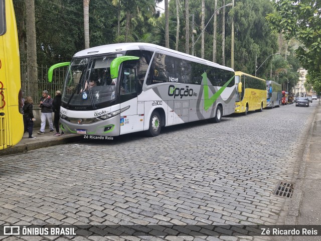Nova Opção Turismo 2300 na cidade de Petrópolis, Rio de Janeiro, Brasil, por Zé Ricardo Reis. Número da foto: #13259627.