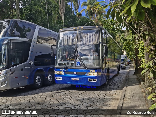 Athayde Martins Turismo 1429 na cidade de Petrópolis, Rio de Janeiro, Brasil, por Zé Ricardo Reis. Número da foto: #13259637.