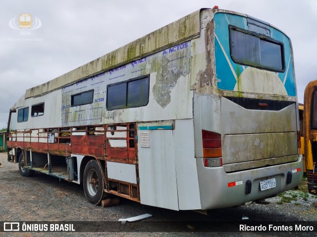 Sucata e Desmanches 1353 na cidade de Araucária, Paraná, Brasil, por Ricardo Fontes Moro. Número da foto: #13260425.