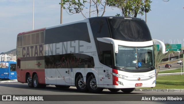Auto Viação Catarinense 3709 na cidade de Florianópolis, Santa Catarina, Brasil, por Alex Ramos Ribeiro. Número da foto: #13189513.