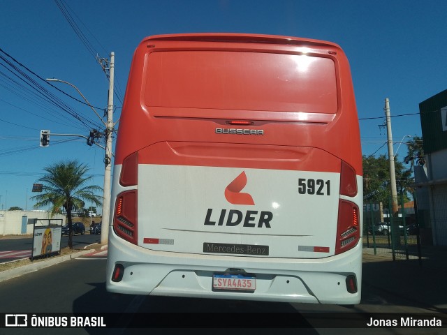 Empresa de Transportes Lider 5921 na cidade de Uberaba, Minas Gerais, Brasil, por Jonas Miranda. Número da foto: #13262762.