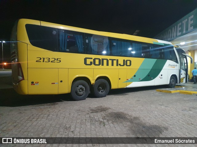 Empresa Gontijo de Transportes 21325 na cidade de Teixeira de Freitas, Bahia, Brasil, por Emanuel Sócrates. Número da foto: #13264515.