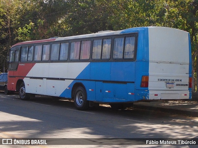 Ônibus Particulares 860 na cidade de Três Corações, Minas Gerais, Brasil, por Fábio Mateus Tibúrcio. Número da foto: #13263548.