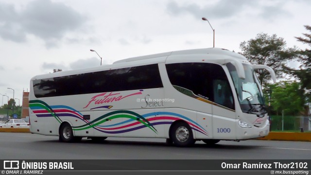 Futura 1000 na cidade de Morelia, Michoacán, México, por Omar Ramírez Thor2102. Número da foto: #13265330.