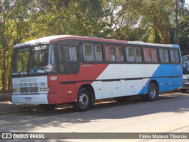 Ônibus Particulares 860 na cidade de Três Corações, Minas Gerais, Brasil, por Fábio Mateus Tibúrcio. Número da foto: #13263546.
