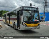 Viação Metrópole Paulista - Zona Leste 3 1817 na cidade de São Paulo, São Paulo, Brasil, por Douglas Lasser. Número da foto: #13263799.