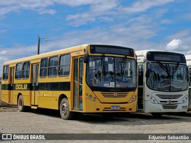 Escolares 2A83 na cidade de Pernambuco, Brasil, por Edjunior Sebastião. Número da foto: #13193221.
