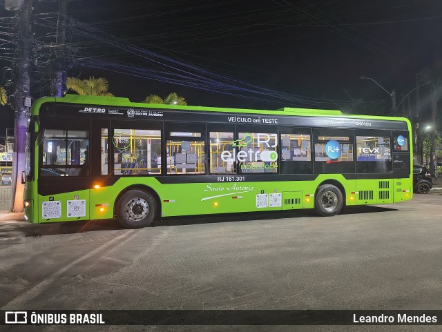 Transportes Santo Antônio RJ 161.301 na cidade de Rio de Janeiro, Rio de Janeiro, Brasil, por Leandro Mendes. Número da foto: #13193657.