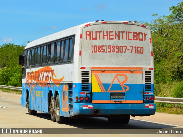 Ônibus Particulares 9755 na cidade de Caucaia, Ceará, Brasil, por Jaziel Lima. Número da foto: #13193239.