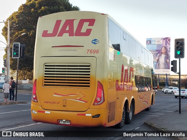JAC 7696 na cidade de Temuco, Cautín, Araucanía, Chile, por Benjamín Tomás Lazo Acuña. Número da foto: #13193485.