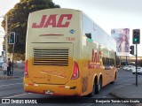 JAC 7696 na cidade de Temuco, Cautín, Araucanía, Chile, por Benjamín Tomás Lazo Acuña. Número da foto: #13193485.