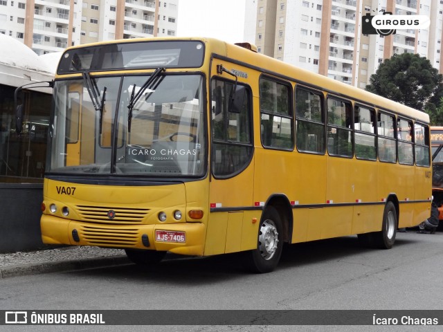 Expresso Azul VA07 na cidade de Curitiba, Paraná, Brasil, por Ícaro Chagas. Número da foto: #13196096.